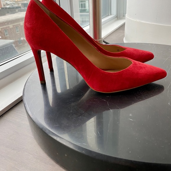 Banana Republic Classic Red Madison 12-Hour Pumps - Picture 3 of 5